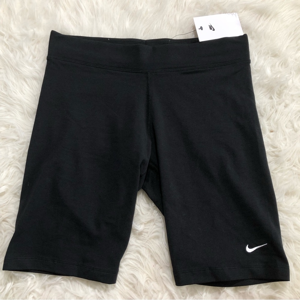 NWT Nike biker shorts large L Mid rise tight fit black workout short yoga run